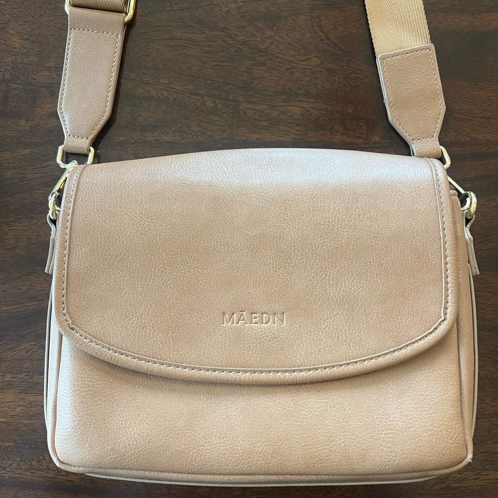 Māedn EverydayCrossbody Bag